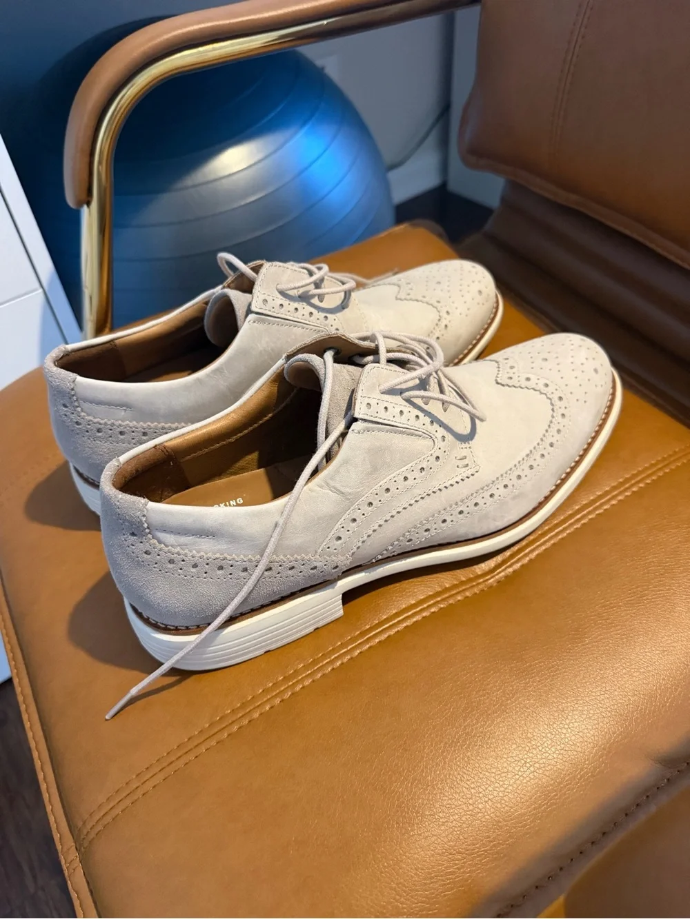 Rockport Men’s Light Gray Suede Wingtip Derbys